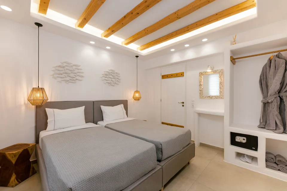 Grand Sea View Suite (5)